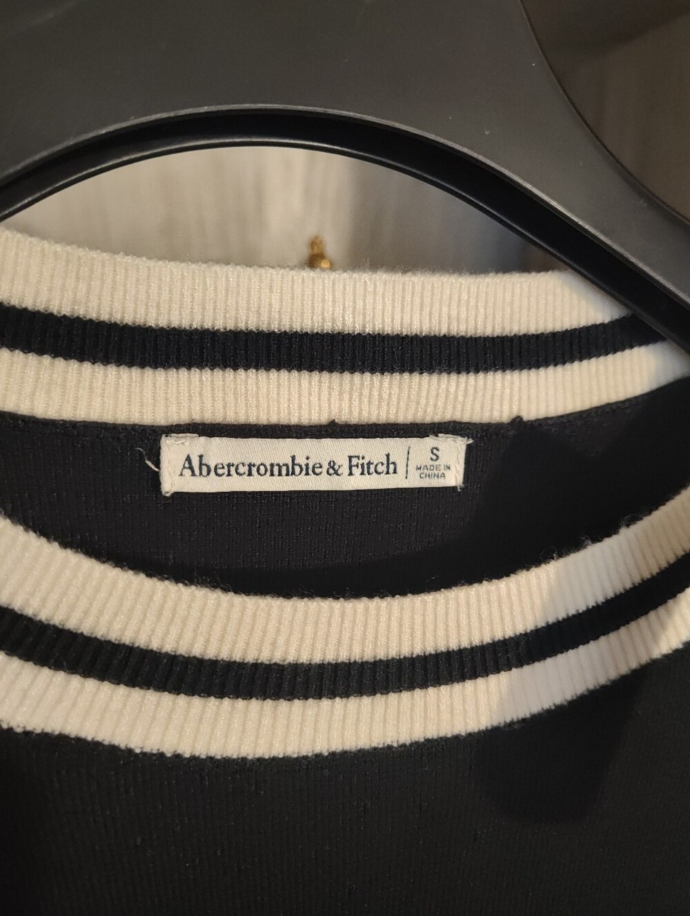 Abercrombie & Fitch Black and White Stripe Trim Kids Top SZ Small New With Tags - Picture 2 of 5